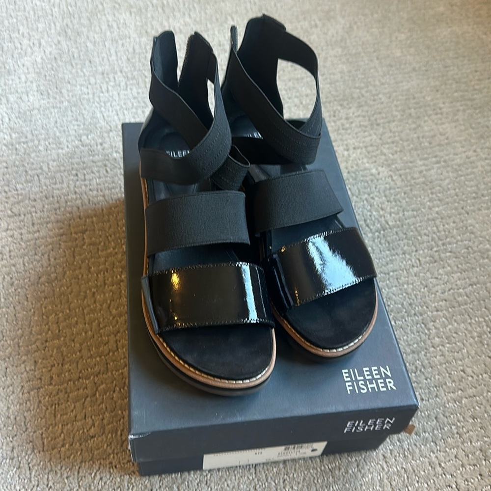 Eileen Fisher Klay Strappy Platform Sandals Size 8 Black Patent Leather Zip